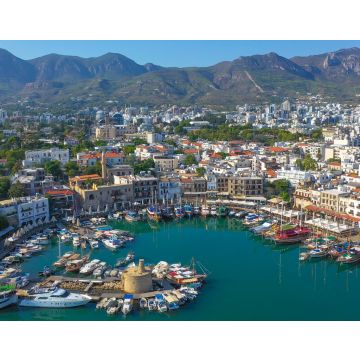 Lais Puzzle - Kyrenia (Girne) ist eine Stadt an der Nordküste Zyperns, bekannt für ihre kopfsteingepflasterte Altstadt und den hufeisenförmigen Hafen - 40, 100, 200, 500, 1.000 & 2.000 Teile