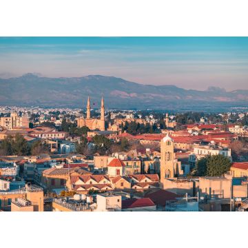 Lais Puzzle - Schöner Blick aus der Luft auf die Altstadt von Nikosia, Nordzypern und die Selimiye-Moschee in Zypern - 1.000 Teile
