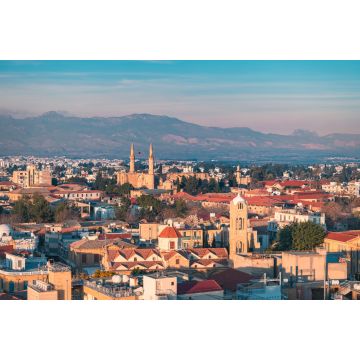 Lais Puzzle - Schöner Blick aus der Luft auf die Altstadt von Nikosia, Nordzypern und die Selimiye-Moschee in Zypern - 2.000 Teile