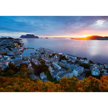 Lais Puzzle - Bunte Sonnenuntergang in Alesund Hafenstadt an der Westküste von Norwegen. Ort, wo das Meer auf die Berge trifft - 1.000 Teile