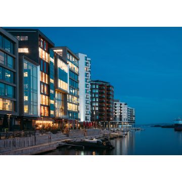 Lais Puzzle - Oslo, Norwegen. Nachtansicht Böschung und Wohn mehrstöckigen Häusern in Aker Brygge Bezirk - 1.000 Teile