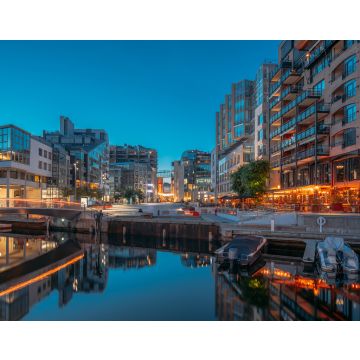 Lais Puzzle - Oslo, Norwegen. Nachtansicht Böschung und mehrstöckige Wohnhäuser in Aker Brygge Bezirk - 40, 100, 200, 500, 1.000 & 2.000 Teile