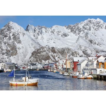 Lais Puzzle - Jachthafen und Stadt vor schneebedecktem Gebirge, Norwegen - 1.000 Teile