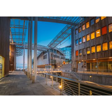 Lais Puzzle - Oslo, Norwegen. Astrup Fearnley Museum für moderne Kunst, mehrstöckige Wohnhäuser in Aker Brygge Bezirk im Sommer Abend - 1.000 Teile