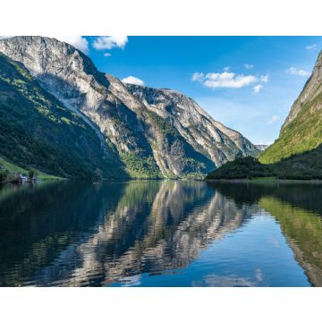 Lais Puzzle - Atemberaubende Aussicht auf den Naeroyfjord, der zum UNESCO-Welterbe gehört, in der Gemeinde Aurland im Bezirk Vestland, Norwegen - 40, 100, 200, 500, 1.000 & 2.000 Teile