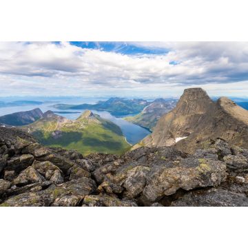 Lais Puzzle - Landschaft mit dem norwegischen Nationalberg Stetind im Vordergrund - 2.000 Teile