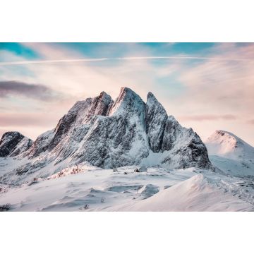 Lais Puzzle - Schneebedeckter Berg mit farbigem Himmel auf dem Berg Segla auf der Insel Senja im Winter in Norwegen - 2.000 Teile