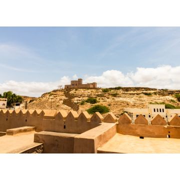 Lais Puzzle - Alte Burg auf einem Hügel in Salalah, Sultanat Oman - 1.000 Teile