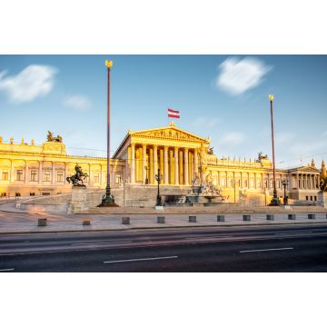 Lais Puzzle - Österreichisches Parlamentsgebäude mit Athena-Statue an der Fassade in Wien bei Sonnenaufgang - 2.000 Teile