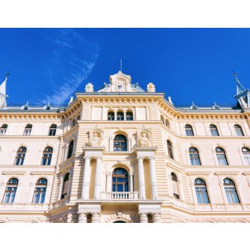 Lais Puzzle - Fassade des Landesgerichts für Zivilrechtspflege in Graz - 40, 100, 200, 500, 1.000 & 2.000 Teile