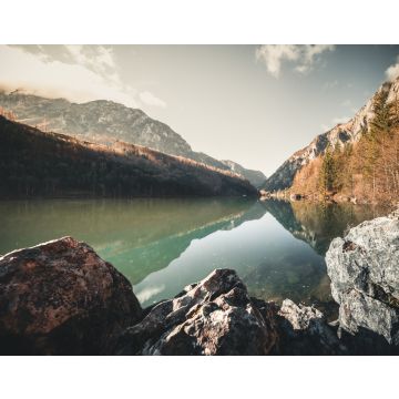 Lais Puzzle - Berg- und Seenlandschaft mit Spiegelung im Herbst am Leopoldsteiner See - 40, 100, 200, 500, 1.000 & 2.000 Teile