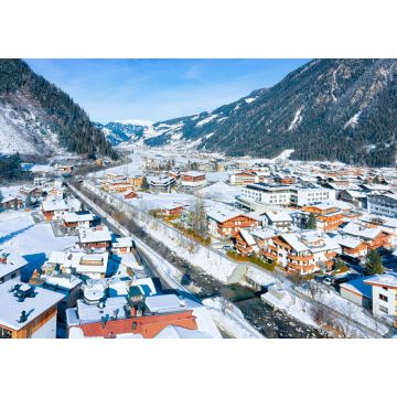 Lais Puzzle - Panorama des Skigebiets Mayrhofen mit dem Fluss Ziller in Tirol im Zillertal in Österreich in den Winteralpen - 1.000 Teile