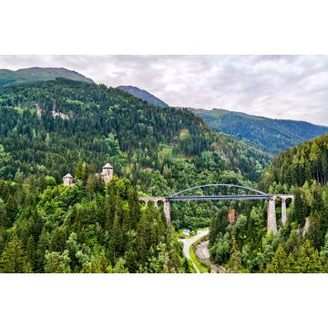 Lais Puzzle - Die Trisanna-Brücke und Schloss Wiesberg in Tirol, Österreichische Alpen - 2.000 Teile