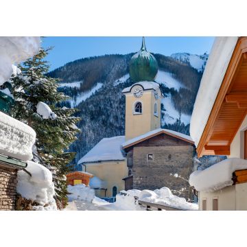 Lais Puzzle - Alte Kirche über verschneiten Bergen in Saalbach - Hinterglemm, Österreich - 1.000 Teile