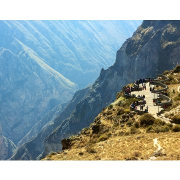 Lais Puzzle - Touristen am Aussichtspunkt Cruz Del Condor, Colca-Schlucht, Peru - 40, 100, 200, 500, 1.000 & 2.000 Teile