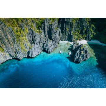 Lais Puzzle - El Nido, Palawan, Philippinen. Luftaufnahme von Banca-Booten umgeben von Karstlandschaft Felsen am Secret Lagoon Strand - 2.000 Teile