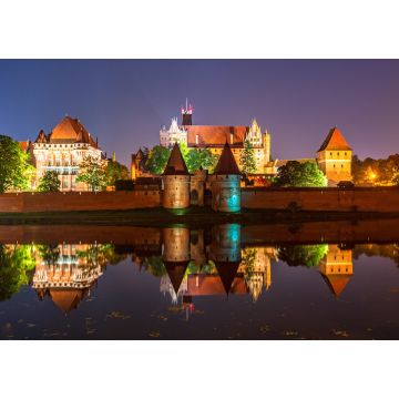 Lais Puzzle - Schloss Malbork von der anderen Seite des Flusses Nogat bei Nacht. Polen - 1.000 Teile
