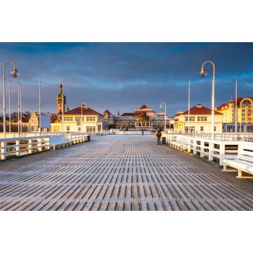 Lais Puzzle - Kalter Morgen, Pier in Sopot bei Sonnenaufgang mit erstaunlich buntem Himmel. Winter in Polen - 2.000 Teile