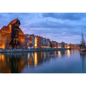 Lais Puzzle - Panoramablick auf den mittelalterlichen Kran und andere alte Gebäude entlang der Uferpromenade in der Altstadt von Danzig am Abend - 1.000 Teile