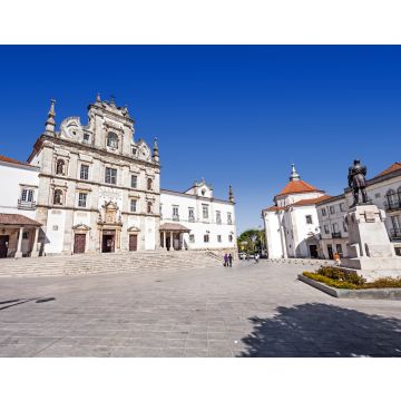 Lais Puzzle - Platz Sa da Bandeira mit Blick auf die Kathedrale von Santarem, auch bekannt als Kirche Nossa Senhora da Conceicao, erbaut im manieristischen Stil des 17. Portugal - 40, 100, 200, 500, 1.000 & 2.000 Teile