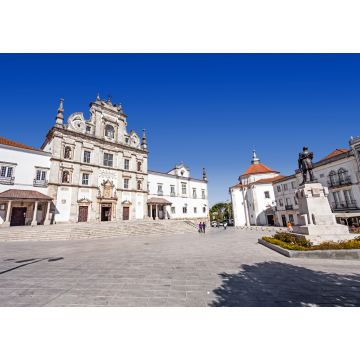 Lais Puzzle - Platz Sa da Bandeira mit Blick auf die Kathedrale von Santarem, auch bekannt als Kirche Nossa Senhora da Conceicao, erbaut im manieristischen Stil des 17. Portugal - 1.000 Teile