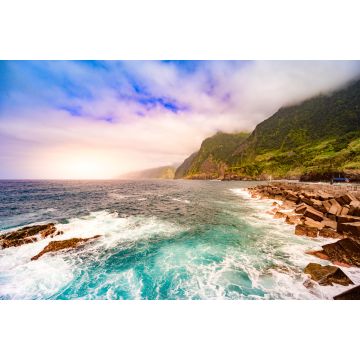 Lais Puzzle - Wunderschöner Blick auf die wilde Küstenlandschaft mit den Brautschleierfällen (Veu da noiva) an der Ponta do Poiso auf der Insel Madeira. In der Nähe von Porto Moniz, Blick von Seixal, Portugal - 2.000 Teile