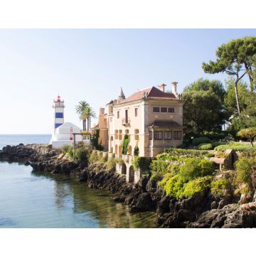 Lais Puzzle - Schöne Aussicht auf den Strand, den Leuchtturm und die Villa an einem sonnigen Tag. Cascais. Portugal - 40, 100, 200, 500, 1.000 & 2.000 Teile
