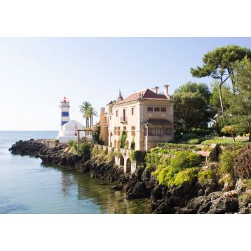 Lais Puzzle - Schöne Aussicht auf den Strand, den Leuchtturm und die Villa an einem sonnigen Tag. Cascais. Portugal - 1.000 Teile