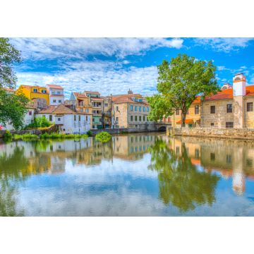Lais Puzzle - Alte Gebäude in Viseu, die sich in einem örtlichen Bach spiegeln, Portugal - 1.000 Teile