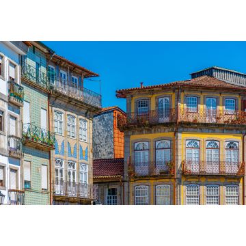 Lais Puzzle - Bunte Häuserfassaden in Guimaraes, Portugal - 2.000 Teile