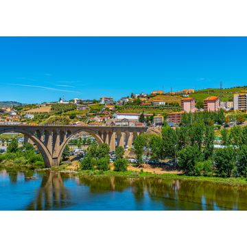 Lais Puzzle - Die Stadt Peso da Regua im Douro-Tal in Portugal - 1.000 Teile