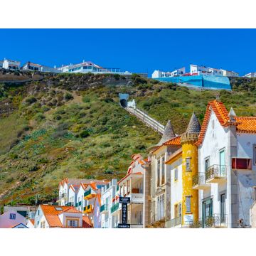 Lais Puzzle - Blick auf eine Standseilbahn in Nazare, Portugal - 40, 100, 200, 500, 1.000 & 2.000 Teile