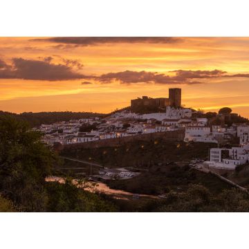 Lais Puzzle - Sonnenuntergang in Mertola, Dorf in Portugal und seine Burg. Dorf im Süden von Portugal in der Region Alentejo - 1.000 Teile