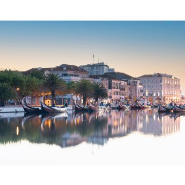 Lais Puzzle - Blick auf den Hauptkanal der Ria de Aveiro in Portugal mit den traditionellen Booten Moliceiros - 40, 100, 200, 500, 1.000 & 2.000 Teile