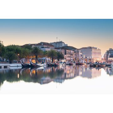 Lais Puzzle - Blick auf den Hauptkanal der Ria de Aveiro in Portugal mit den traditionellen Booten Moliceiros - 2.000 Teile