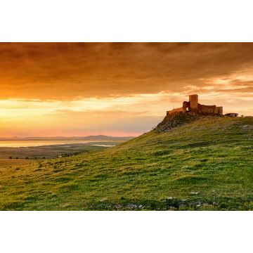 Lais Puzzle - Sonnenuntergang in Rumänien in Dobrogea bei der Festung Enisala. Wichtige historische Sehenswürdigkeit in der Nähe von Tulcea und Constanta - 2.000 Teile