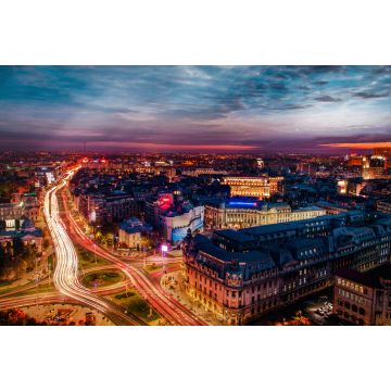 Lais Puzzle - Langzeitbelichtung des Universitätsplatzes während der Rushhour an einer belebten Kreuzung in Bukarest in der Abenddämmerung - 2.000 Teile