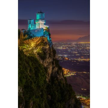 Lais Puzzle - Beeindruckender Blick auf den Sonnenuntergang am Monte Titano und den Guaita-Turm in der Republik San Marino - 2.000 Teile