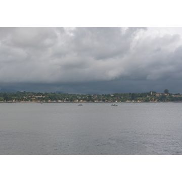 Lais Puzzle - Sao Tome und Principe, Panorama der Hauptstadt Sao Tome in der Bucht, mit Schiffswrack - 1.000 Teile