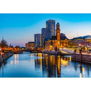 Lais Puzzle - Blick auf die Skyline von Malmö bei Sonnenuntergang, dominiert von der World Maritime University, Schweden - 1.000 Teile