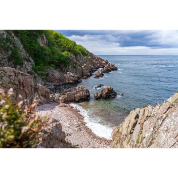 Lais Puzzle - Felsiger Strand und schöne Natur im Sommer im Kullaberg-Naturschutzgebiet in Südschweden - 2.000 Teile