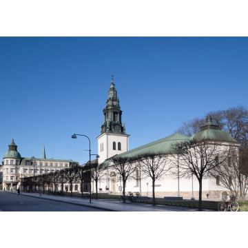 Lais Puzzle - Kirche des Heiligen Lars in Linkoping, Schweden an einem sonnigen Tag mit blauem Himmel - 1.000 Teile