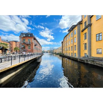 Lais Puzzle - Blick über den Fluss Motala Ström auf die Altstadt von Norrköping, Schweden - 1.000 Teile