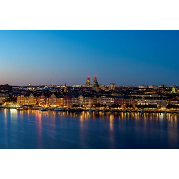 Lais Puzzle - Blick auf ein Gebäude am Wasser bei Nacht - Kungsholmen Insel in Stockholm, Schweden - 2.000 Teile