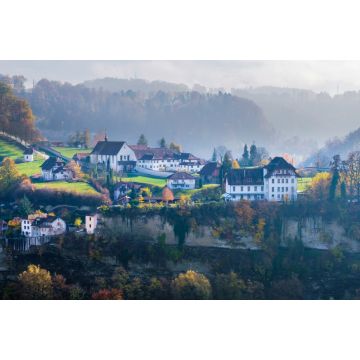 Lais Puzzle - Eine schöne und farbenfrohe neblige Herbstlandschaft rund um die historische Stadt Fribourg, Schweiz - 2.000 Teile
