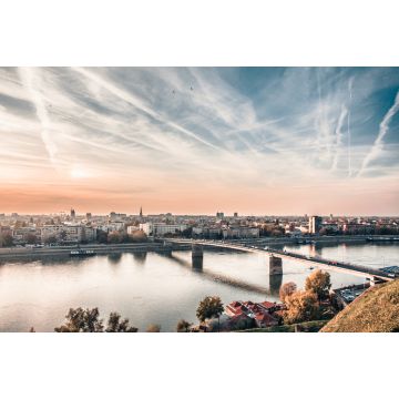 Lais Puzzle - Panorama von Novi Sad von der Festung Petrovaradin, Brücke über die Donau an einem schönen sonnigen Tag - 2.000 Teile