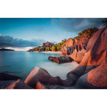 Lais Puzzle - Einzigartig geformte Granitfelsen und ein dramatischer Sonnenuntergang am Strand Anse Source d'Argent, Insel La Digue, Seychellen. Lange Belichtung - 2.000 Teile
