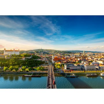 Lais Puzzle - Luftaufnahme von Bratislava mit Blick auf die Altstadt mit der Kathedrale St. Martin, dem Burgberg und der Donau bei Sonnenuntergang in der Slowakei - 1.000 Teile