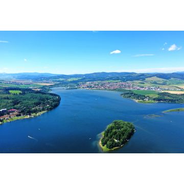 Lais Puzzle - Luftaufnahme der Insel Slanicky in der Stadt Namestovo in der Slowakei - 2.000 Teile