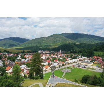 Lais Puzzle - Luftaufnahme der Janosik-Statue im Dorf Terchova in der Slowakei - 2.000 Teile